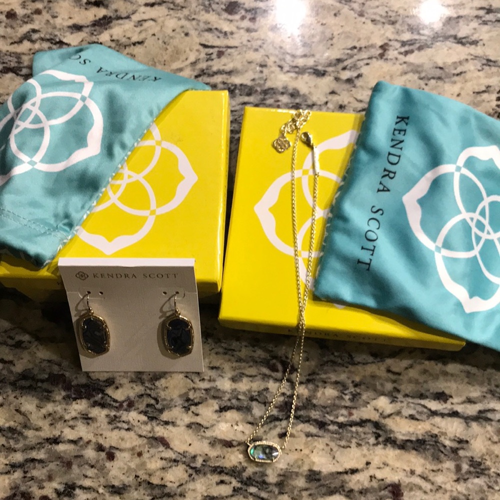 Kendra Scott matching earrings and necklace!